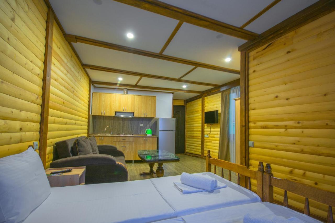 Sister'S Warm Guest House バトゥーミ エクステリア 写真