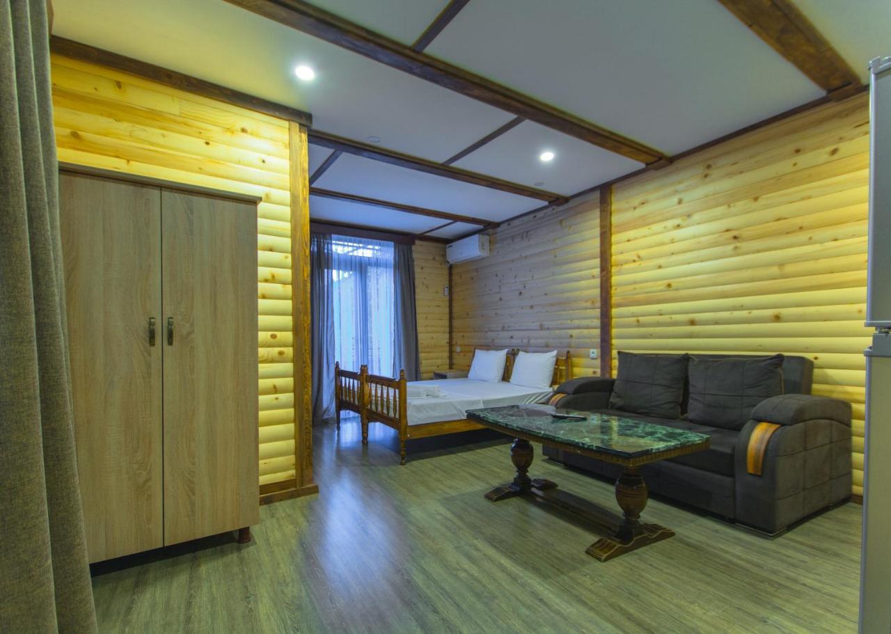 Sister'S Warm Guest House バトゥーミ エクステリア 写真